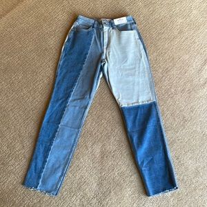 Hollister Curvy High-rise mom jeans